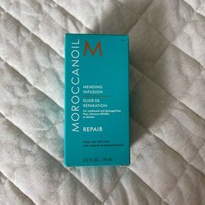 Moroccanoil Repair Mending Infusion - Turquoise with Orange Accent
